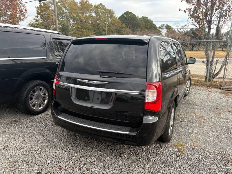 2015 Chrysler Town & Country Touring photo 9