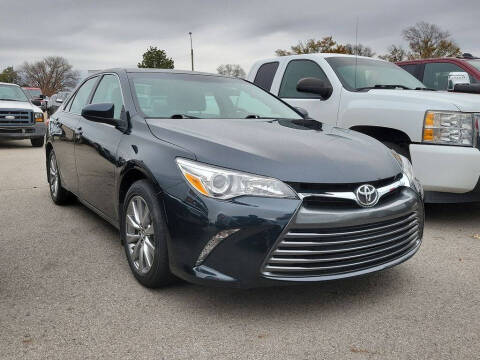 2017 Toyota Camry for sale at Breeden Pre-Owned in Van Buren AR