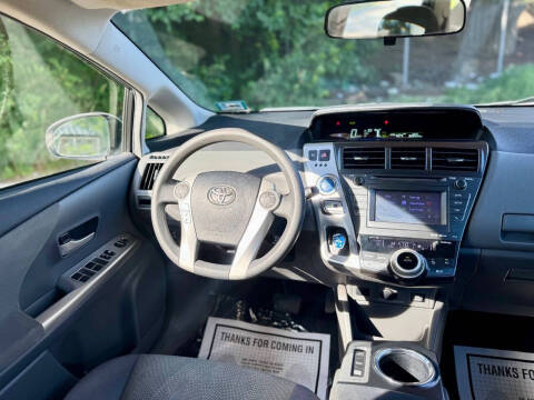 2012 Toyota Prius v Two