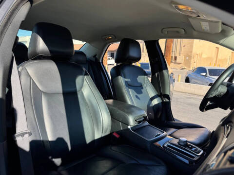 2017 Chrysler 300 Limited