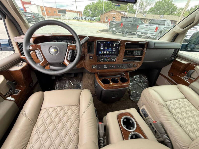 2025 Chevrolet Express 2500