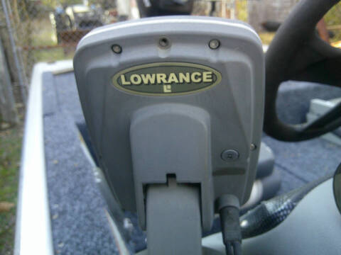 2009 Tracker BASS TRACKER