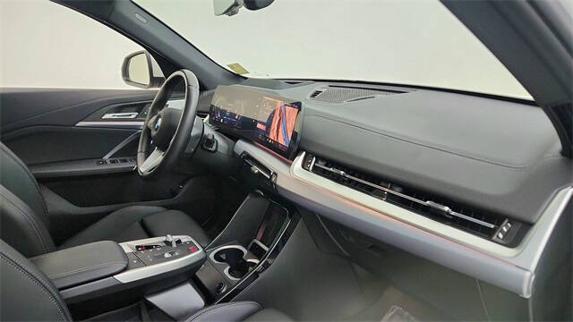 2025 BMW X2 xDrive28i