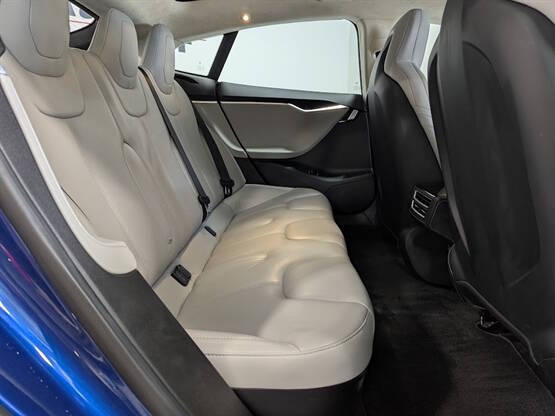 2015 Tesla Model S 85D