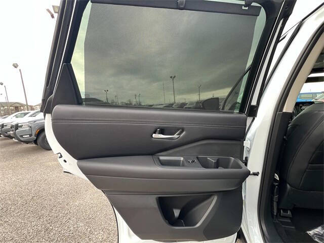 2025 Nissan Pathfinder Platinum