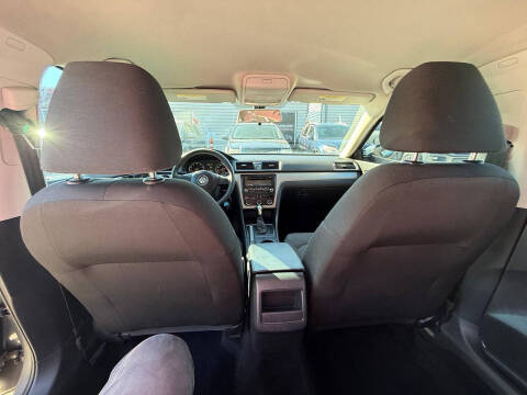 2014 Volkswagen Passat 1.8T S