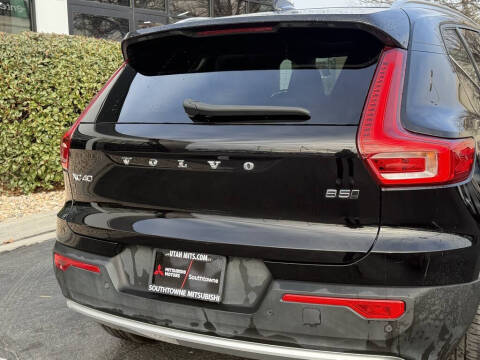 2025 Volvo XC40 B5 Plus Bright Theme