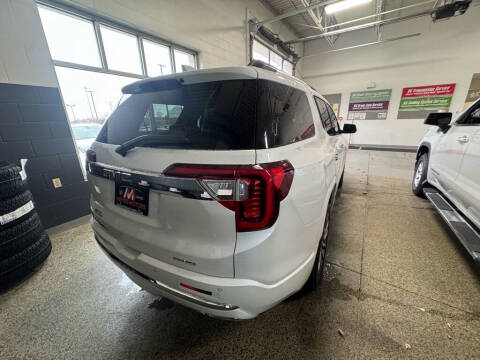 2023 GMC Acadia Denali