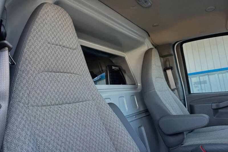 2023 GMC Savana 2500