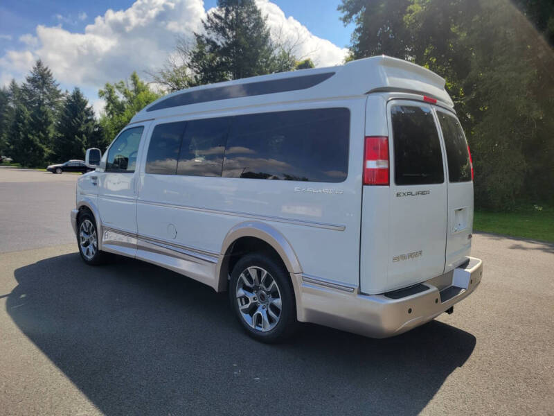 2023 GMC Savana 2500