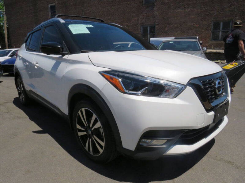 2020 Nissan Kicks SR