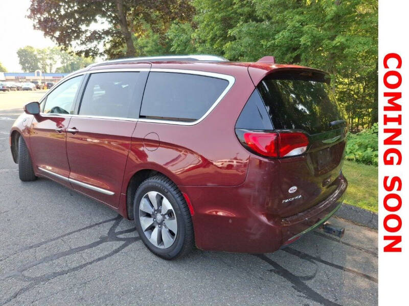 2017 Chrysler Pacifica Hybrid Platinum