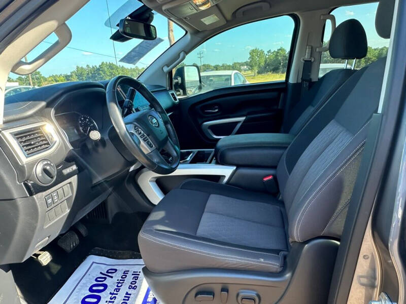 2020 Nissan Titan SV