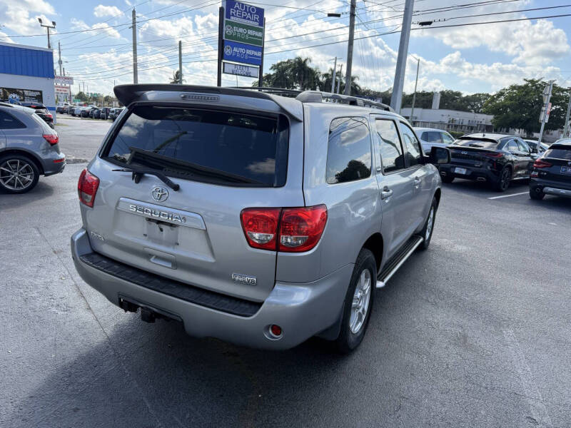 2008 Toyota Sequoia SR5