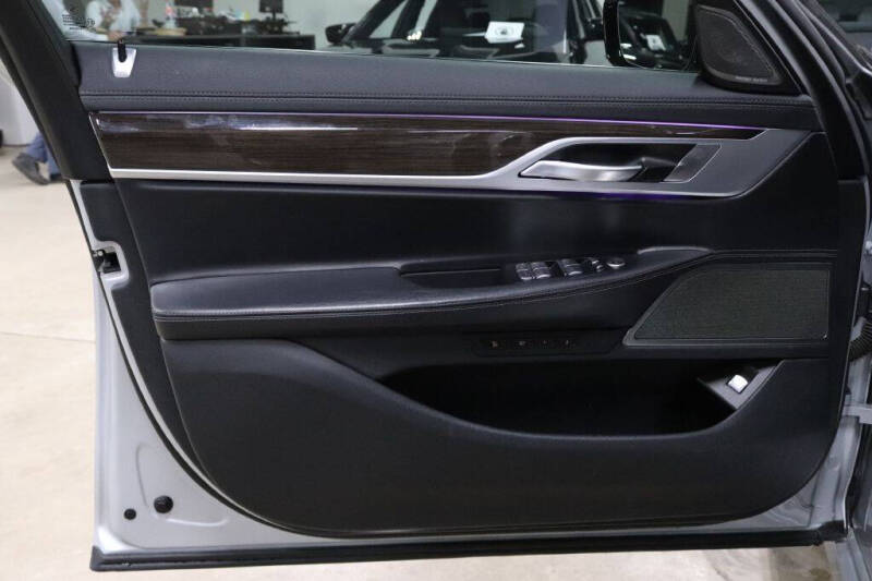 2020 BMW 7 Series 740i