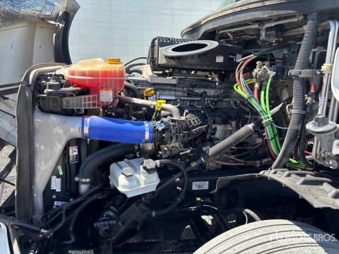 2025 Freightliner Cascadia