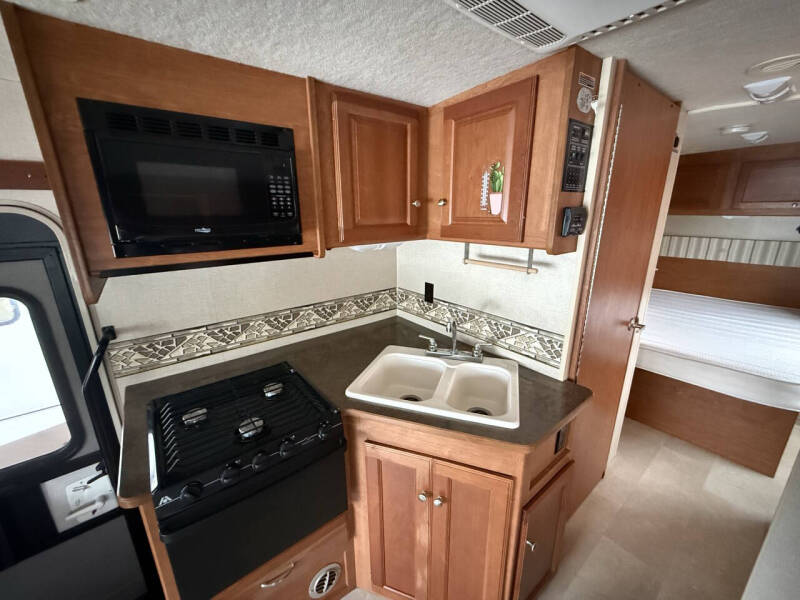 2016 Itasca Sunstar 26HE