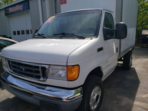 2006 Ford E-Series for sale at Hometown Automotive Service & Sales in Holliston MA