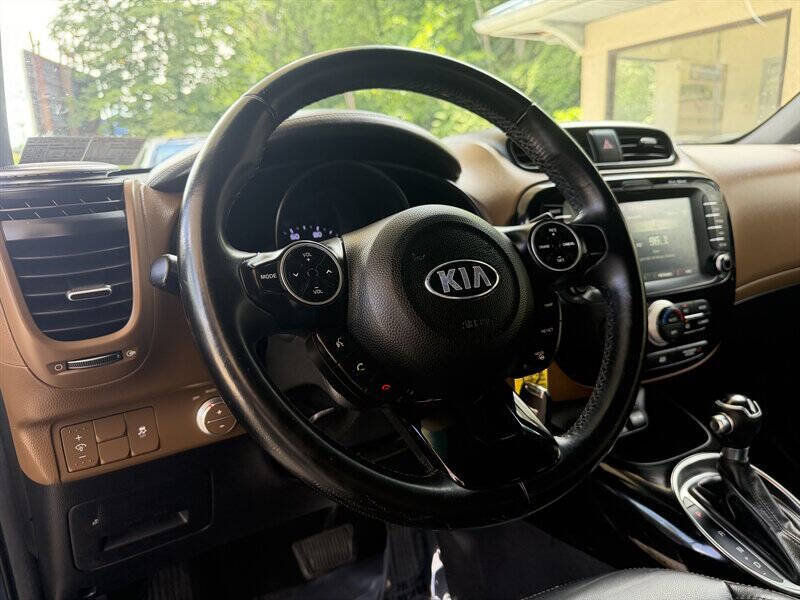 2016 Kia Soul +