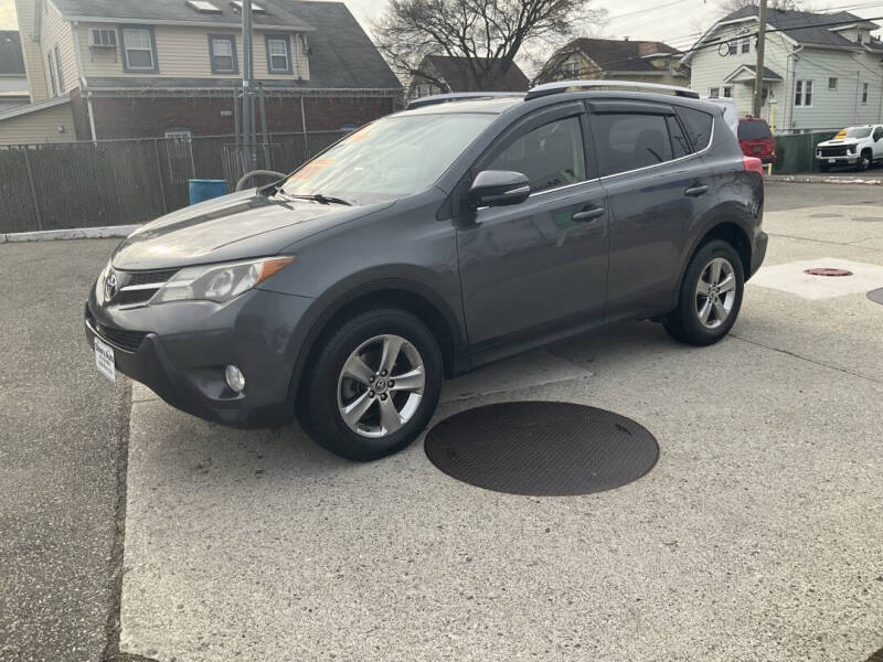 2015 Toyota RAV4 XLE's photo