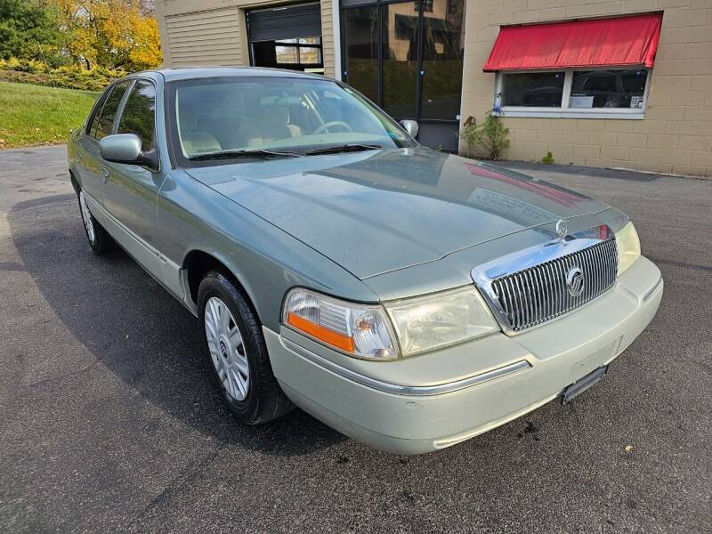 2005 Mercury Grand Marquis for sale at I-Deal Cars LLC in York PA
