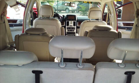 2010 Chrysler Town and Country Touring Plus