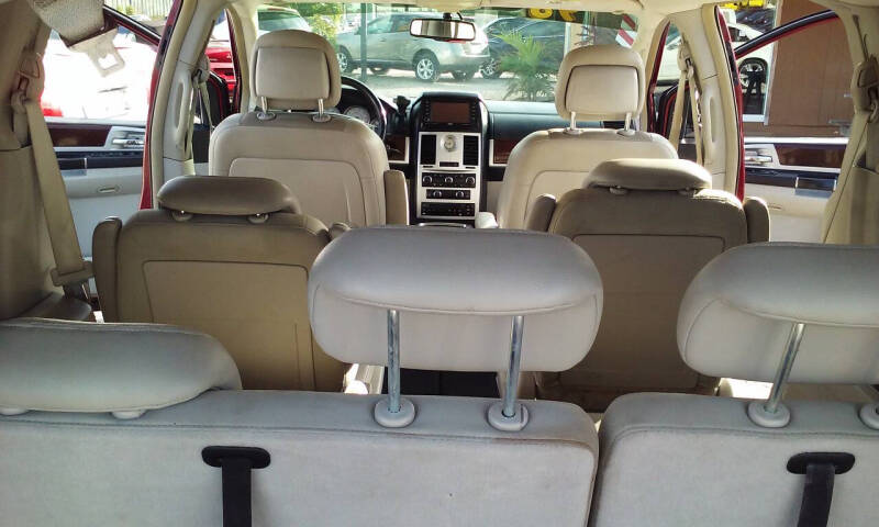 2010 Chrysler Town and Country Touring Plus