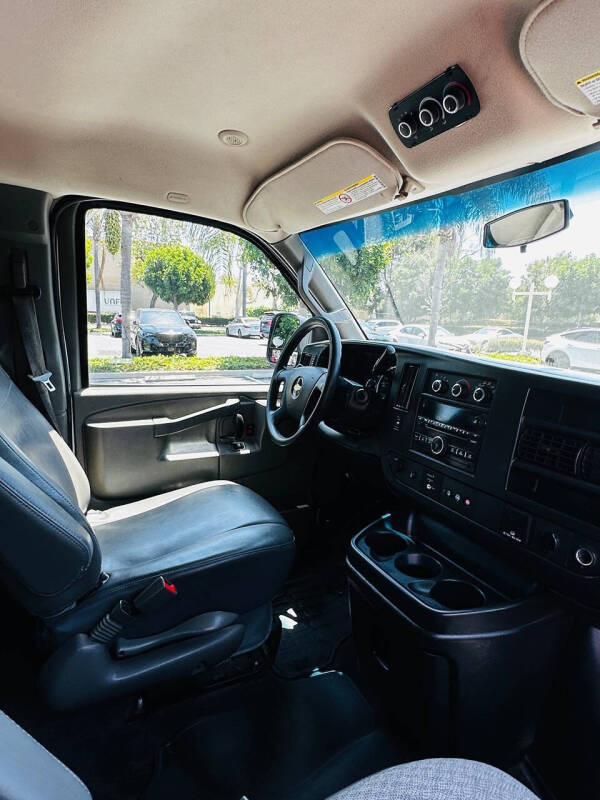2017 Chevrolet Express LT 3500