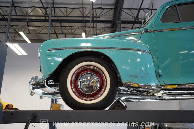 1948 Ford Deluxe