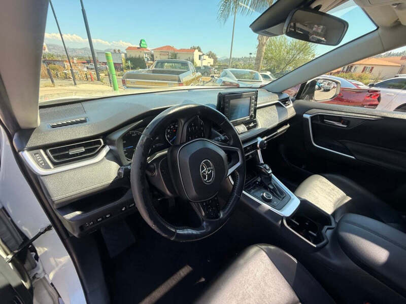 2022 Toyota RAV4 Hybrid XLE Premium