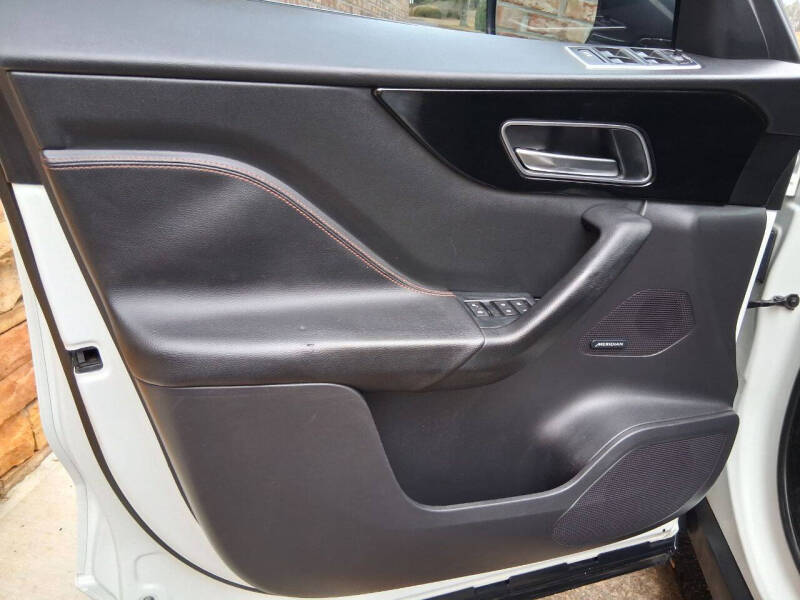 2019 Jaguar F-PACE 30t Prestige