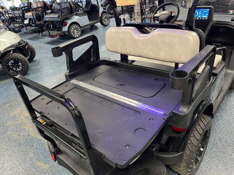 2026 E-Z-GO RXV 4