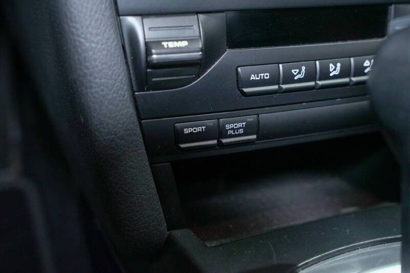 2012 Porsche Cayman R