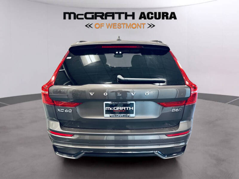 2022 Volvo XC60 B6 R-Design