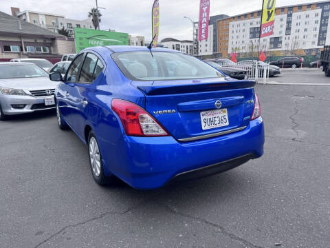 2015 Nissan Versa 1.6 SV