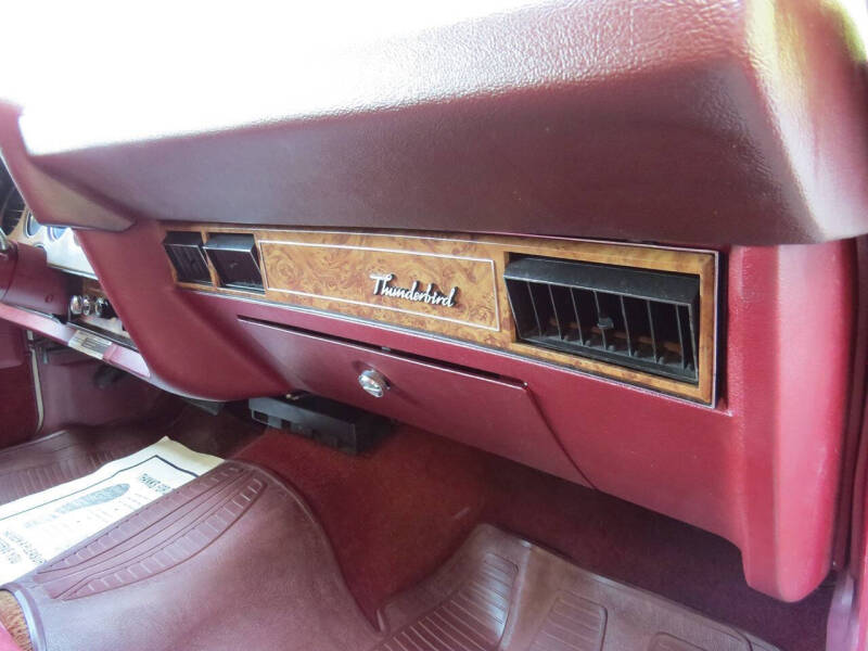 1977 Ford Thunderbird