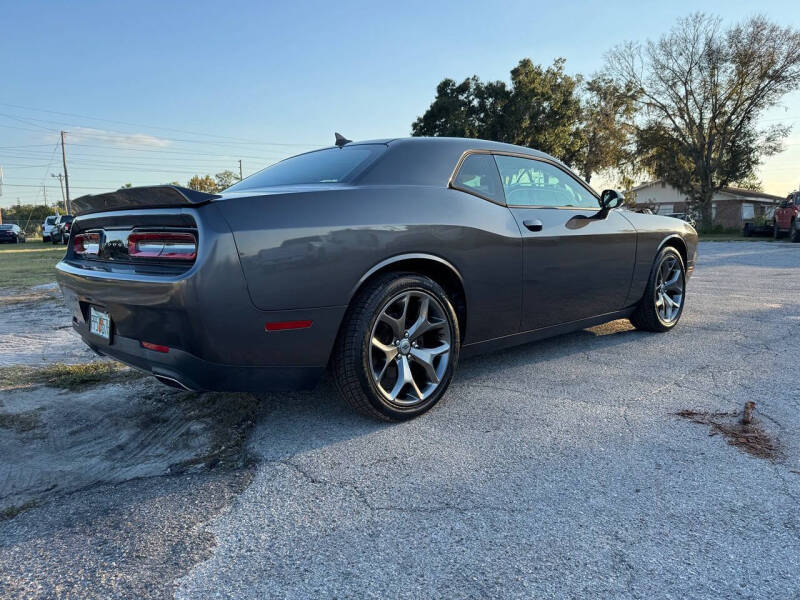 2017 Dodge Challenger SXT Plus