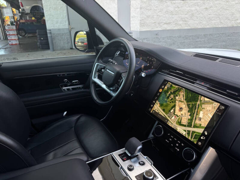 2023 Land Rover Range Rover P530 SE