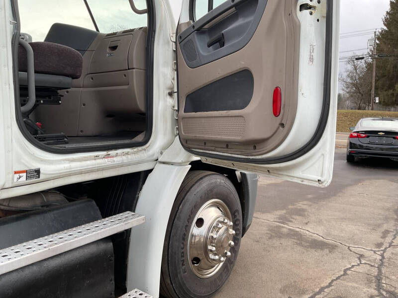 2016 Freightliner Cascadia