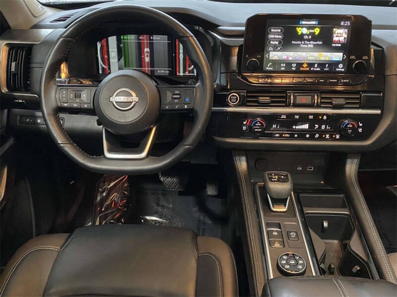 2024 Nissan Pathfinder Platinum