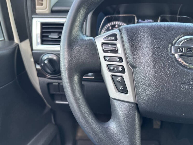 2017 Nissan Titan SV