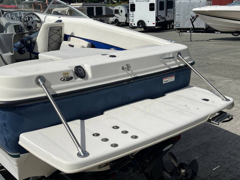 2008 Bayliner 210 Discovery