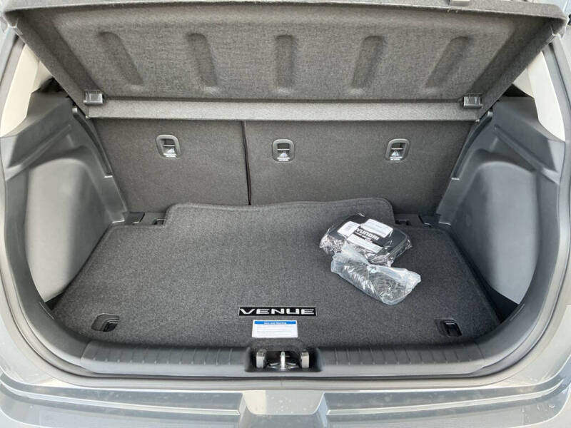 2026 Hyundai Venue SE