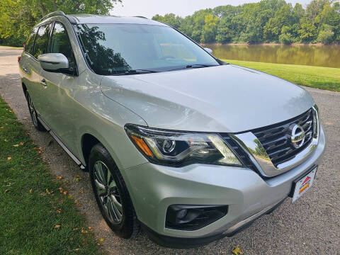 2019 Nissan Pathfinder for sale at Auto House Superstore in Terre Haute IN