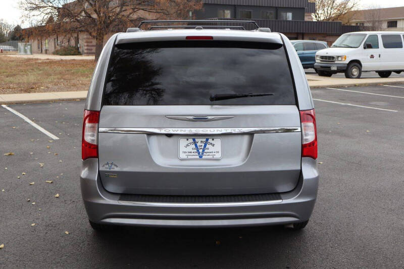 2013 Chrysler Town and Country Touring