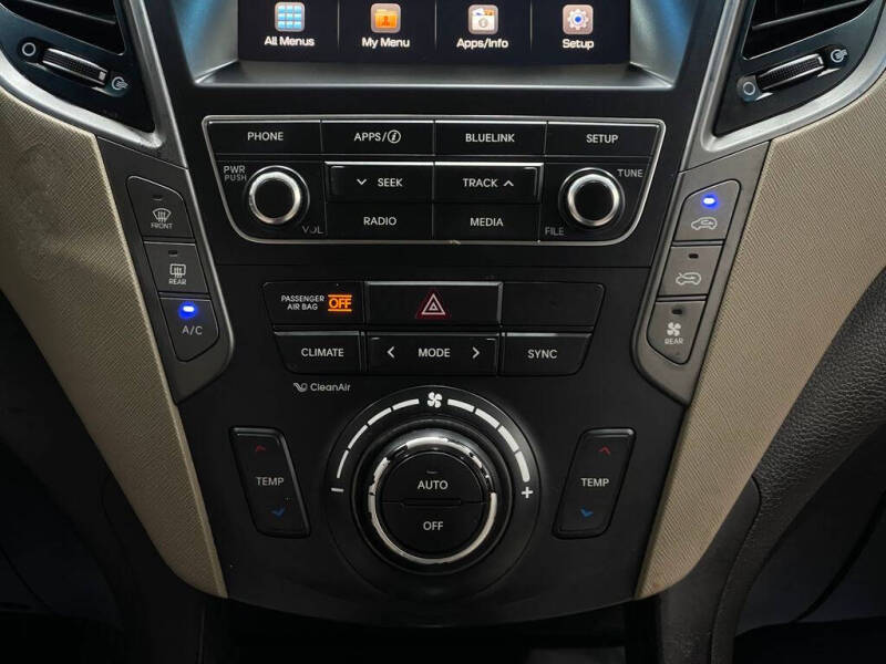 2017 Hyundai Santa Fe SE