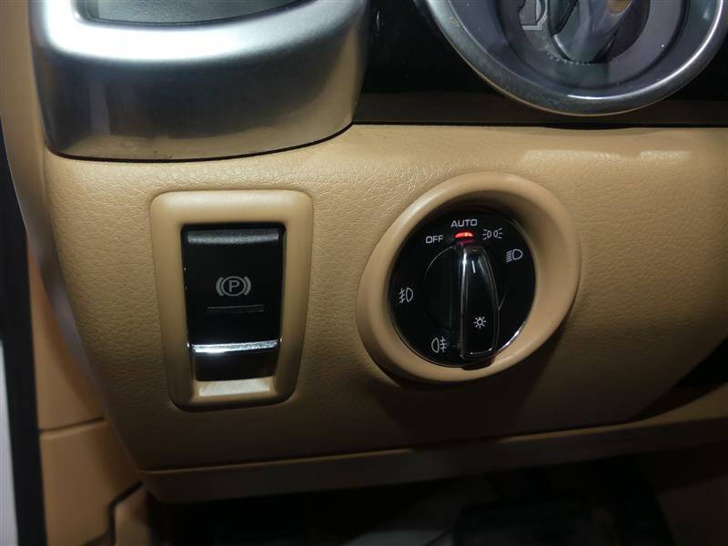 2017 Porsche Cayenne Platinum Edition