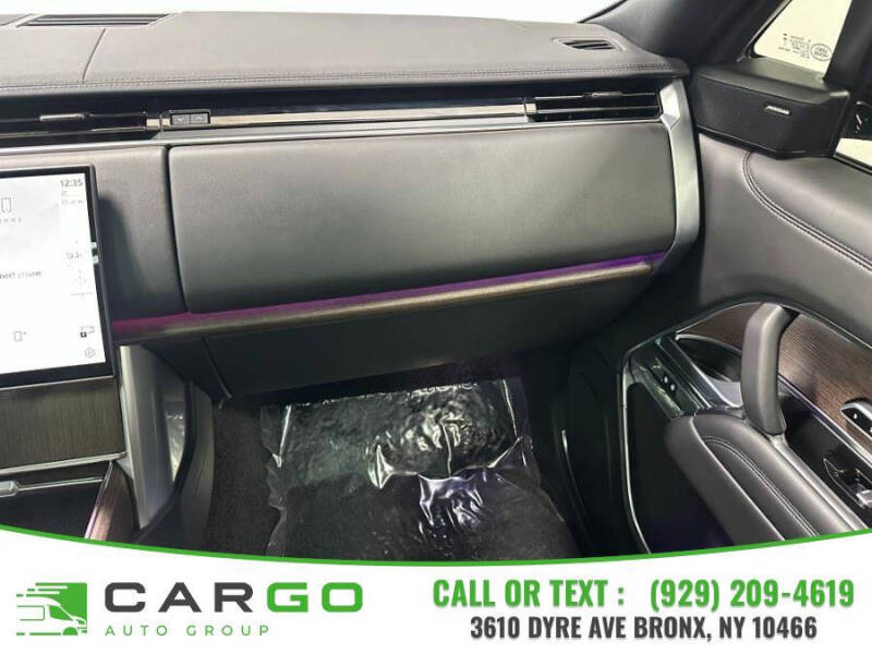 2025 Land Rover Range Rover P400 SE LWB