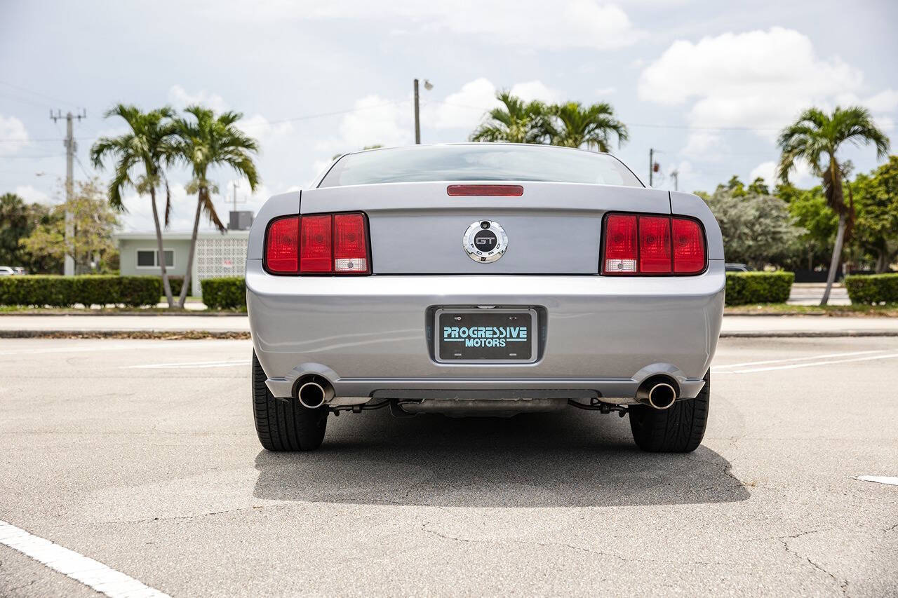 2006 Ford Mustang 16