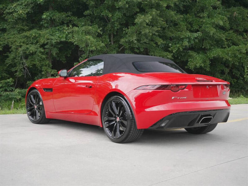2019 Jaguar F-TYPE P300